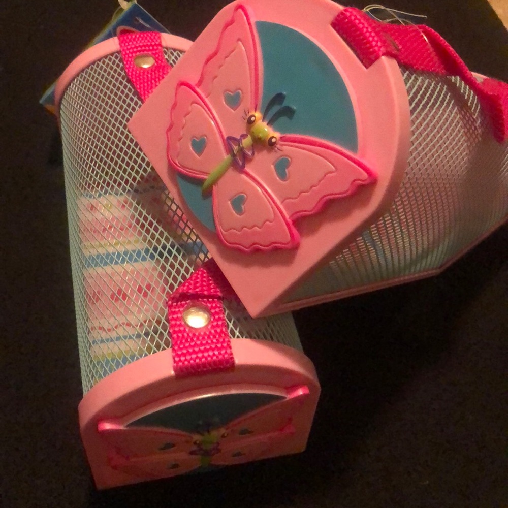 Bug 🐛 house by Melissa & Doug butterfly 🦋 house